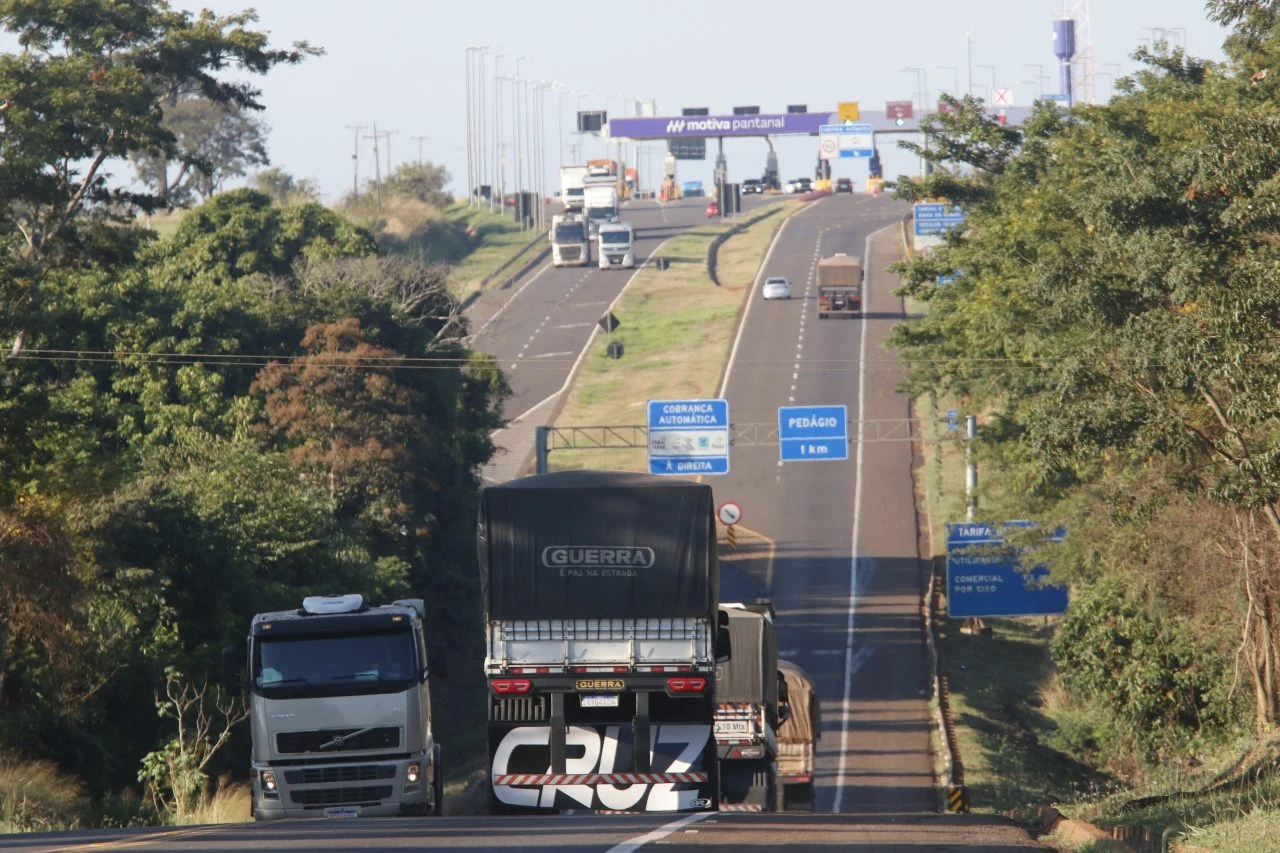 Motoristas podem receber descontos progressivos que podem chegar até 93% nos pedágios da BR-163/MS; saiba como